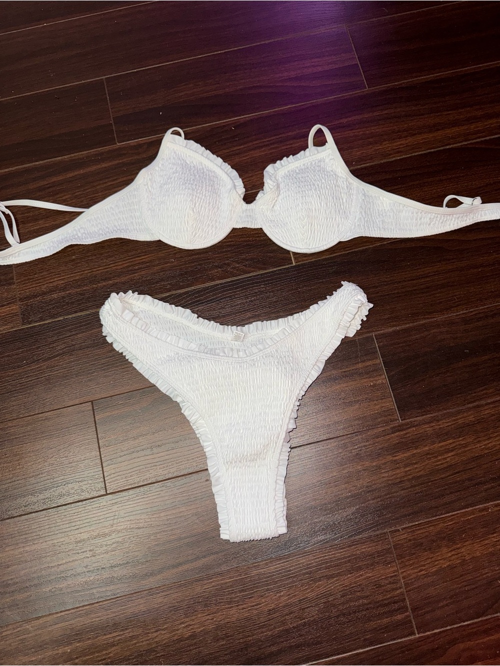Textured Ruffle Bikini Set - white - Picture 3 of 3